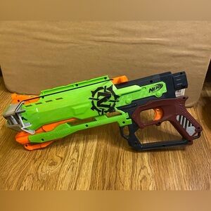Nerf Zombie Strike Crossbow Green And Orange Play Gun Bow And Arrow Toy.